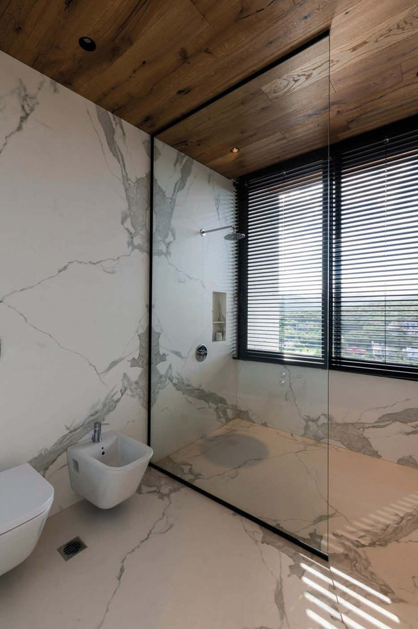 Wall cladding made of porcelain ceramic - Photo: NEOLITH®