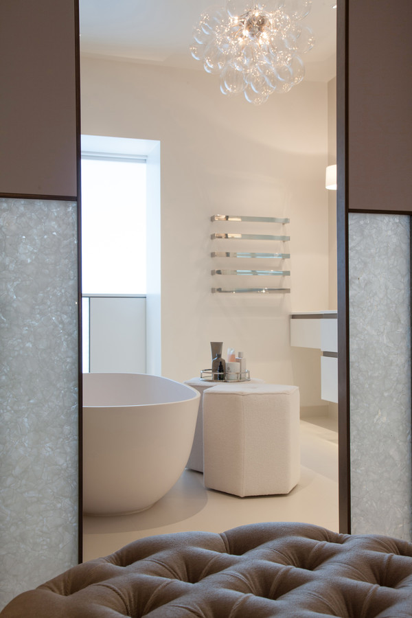 Wall element made of glass ceramic - © Thurleigh Avenue, London, Bedroom and ensuite bathroom designed by Laura Sole